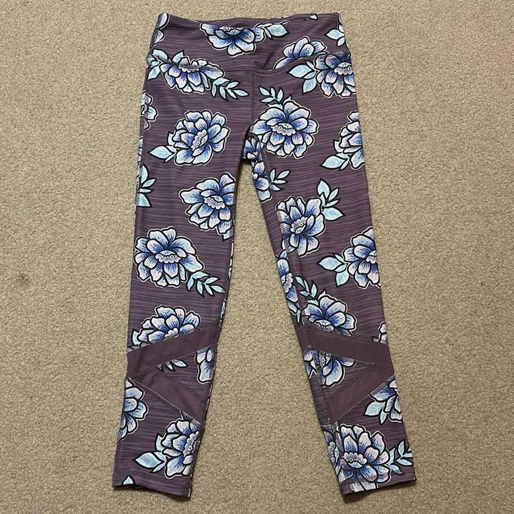 Gaiam purple floral cropped leggings w/ mesh size xs